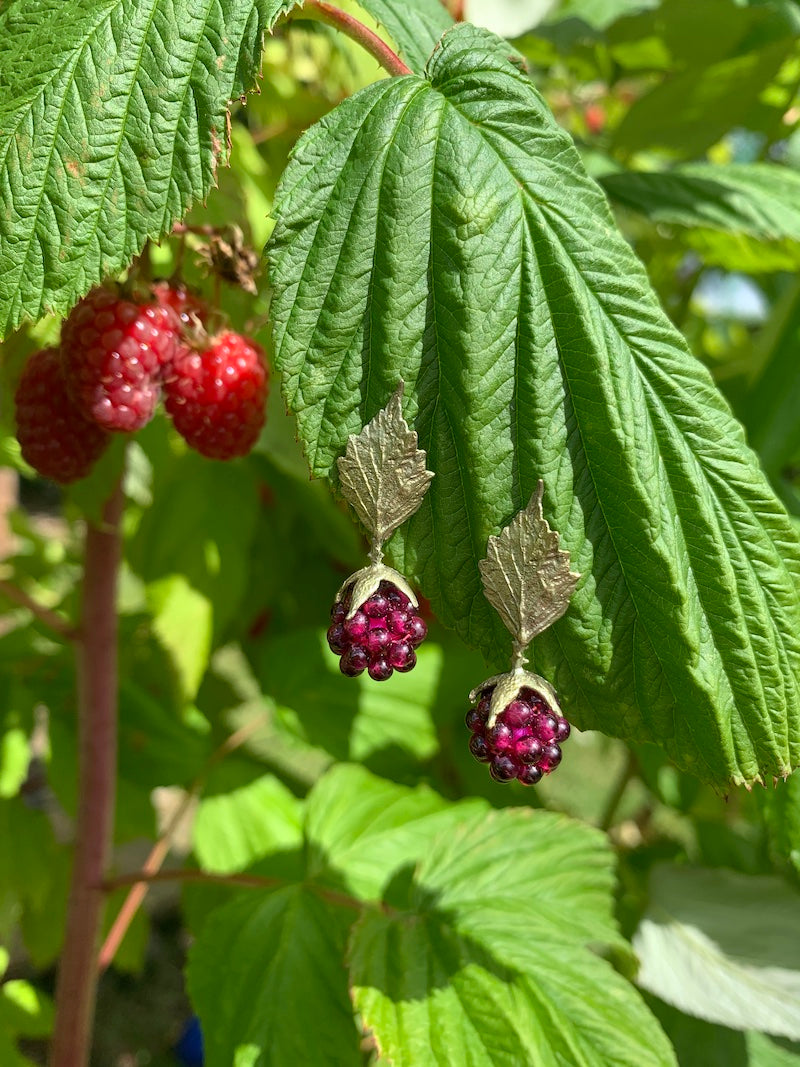 ラズベリーのピアス - ポストリーフ / Raspberry Earrings - Post Leaf