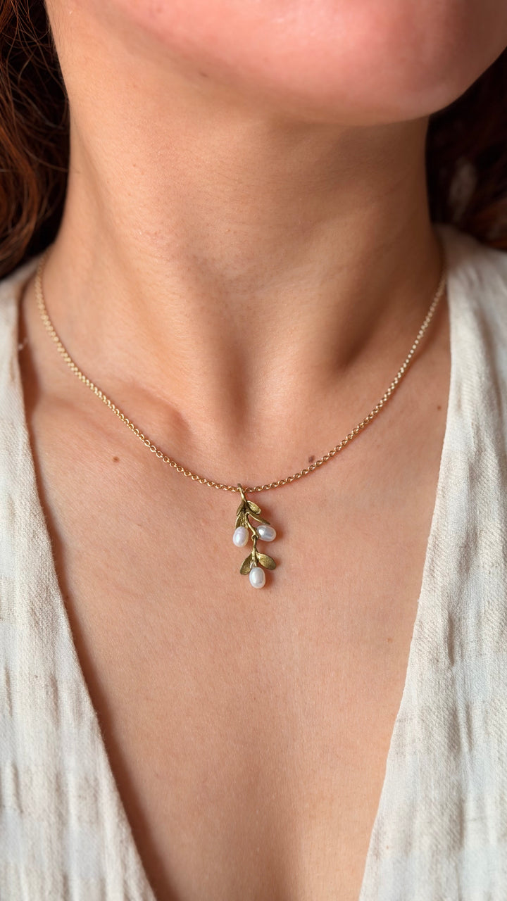 Boxwood Pendant