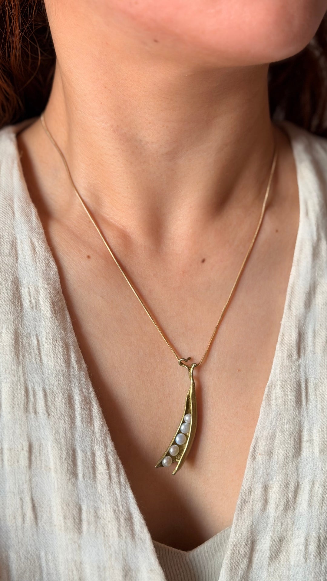 Pea Pod Pendant - 5 Pearls