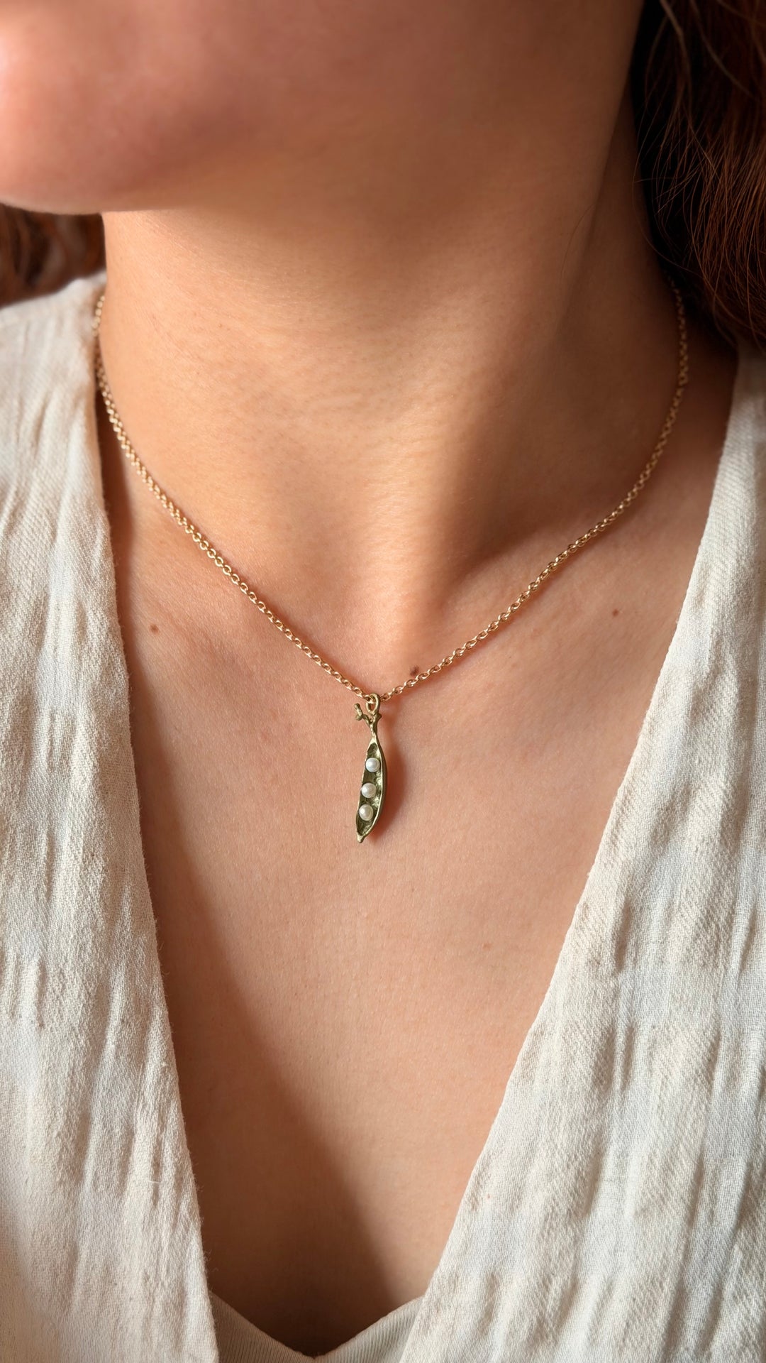 Pea Pod Petite Pendant - 3 Pearls