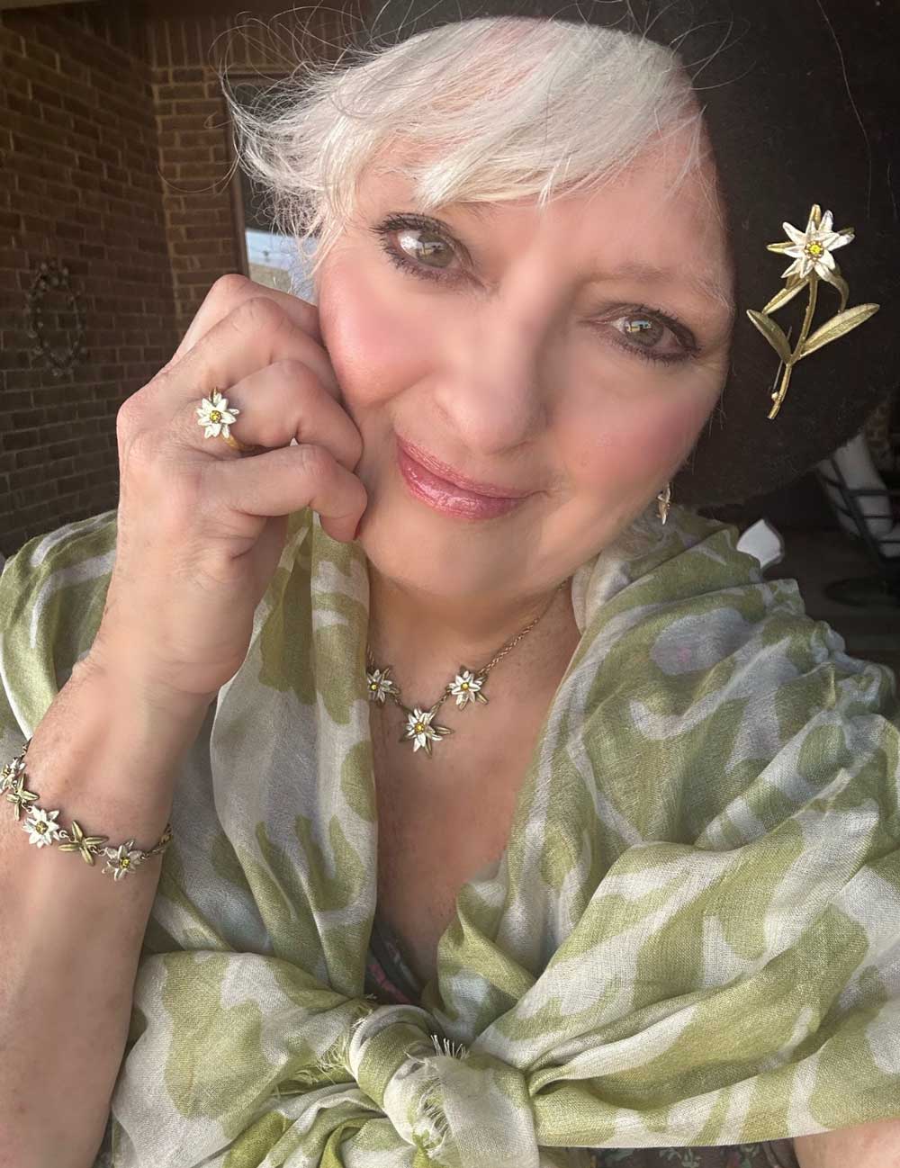 Edelweiss Necklace - Meet Mi