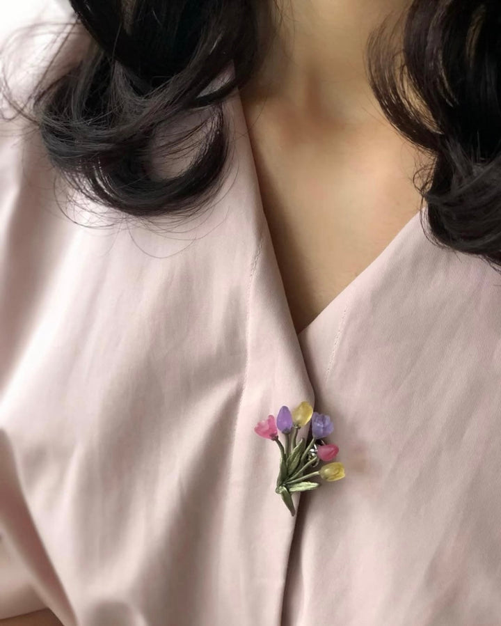 Tulip Brooch - Dainty
