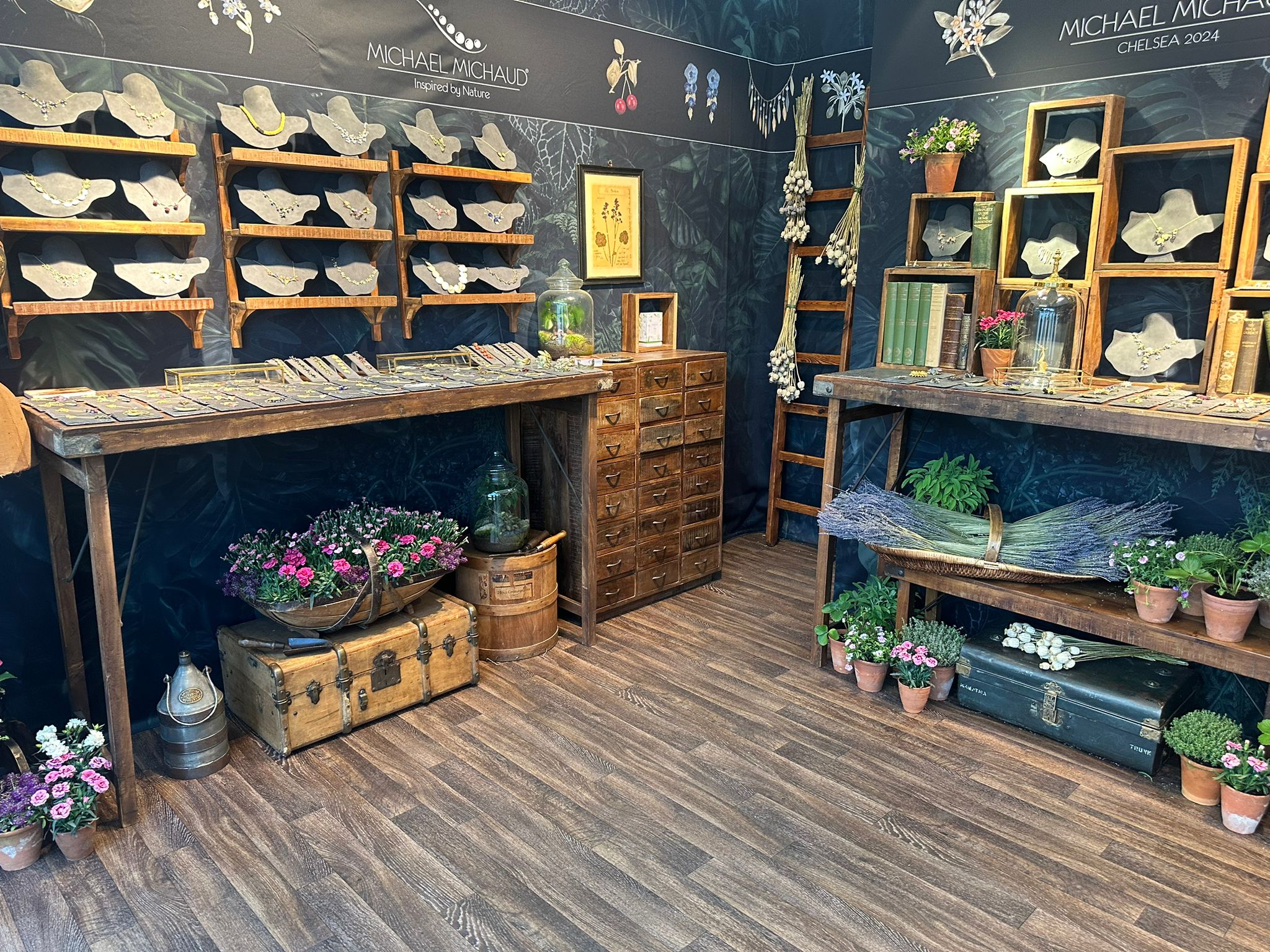 Blueberry Brooch – Michael Michaud Jewellery Japan